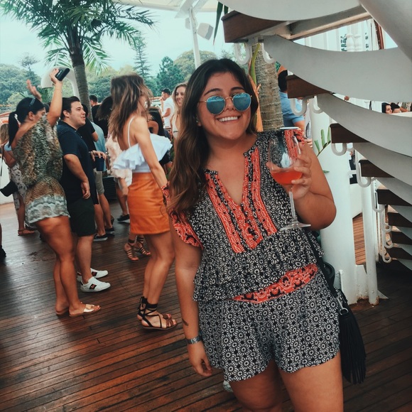 Meet your Posher, Ana - Picture 1 of 1